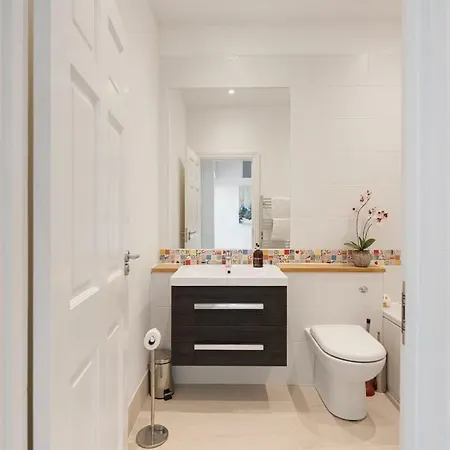 Large Luxury Centre Flat With Balcony Apartman Bristol