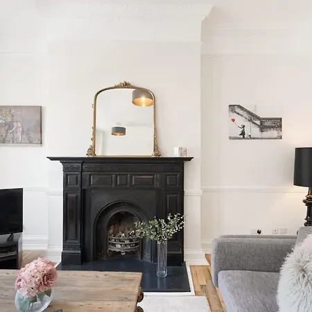 아파트 Large Luxury Centre Flat With Balcony