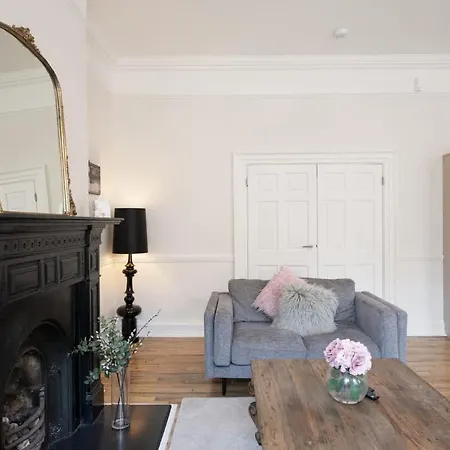 Large Luxury Centre Flat With Balcony Apartment Bristol