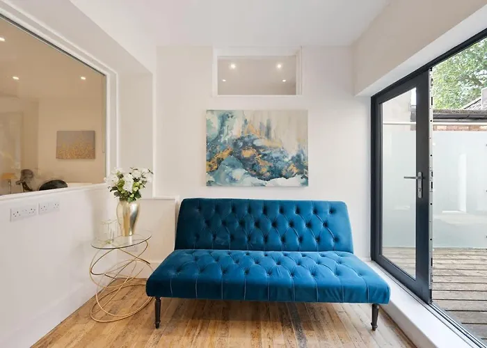 Large Luxury Centre Flat With Balcony Μπρίστολ