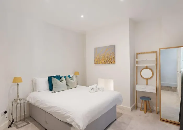 Appartement Large Luxury Centre Flat With Balcony *